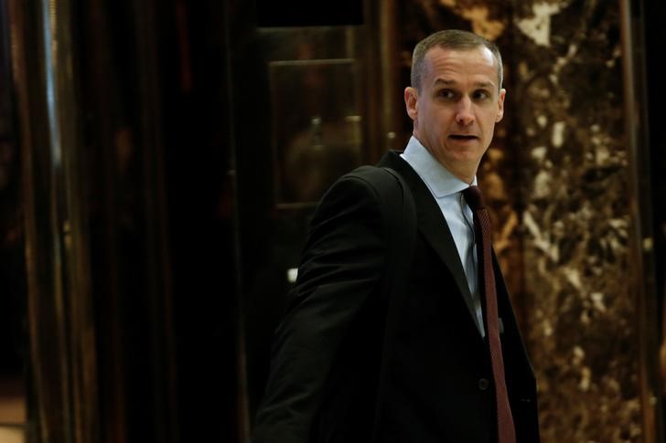 © Reuters. FILE PHOTO - Corey Lewandowski arrives at Trump Tower in New York