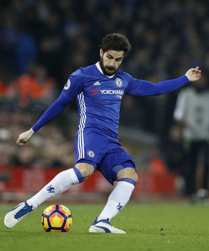© Reuters. Fàbregas promete seguir asumiendo riesgos en el Chelsea