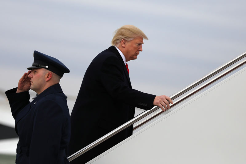 © Reuters. U.S. President Trump boards Air Force One for travel to Palm Beach, Florida from Joint Base Andrews