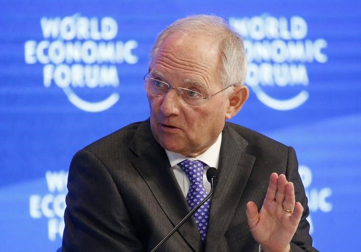 © Reuters. Schaeuble German Minister of Finance attends the WEF annual meeting in Davos