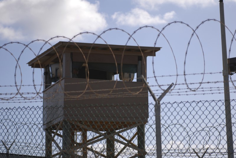 © Reuters. La Casa Blanca renuncia a las cárceles secretas en el extranjero