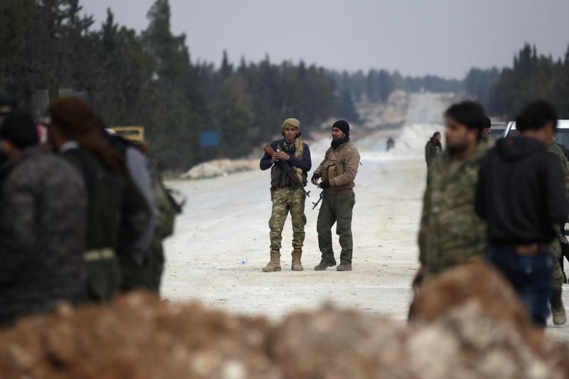 © Reuters. Estado Islámico, cercado en la ciudad siria al-Bab tras avances del Ejército