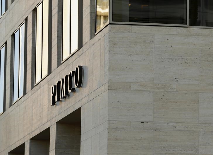 © Reuters. The offices of PIMCO are shown in Newport Beach, California