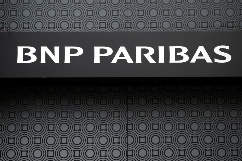 © Reuters. The logo of the French bank BNP Paribas is seen in Paris