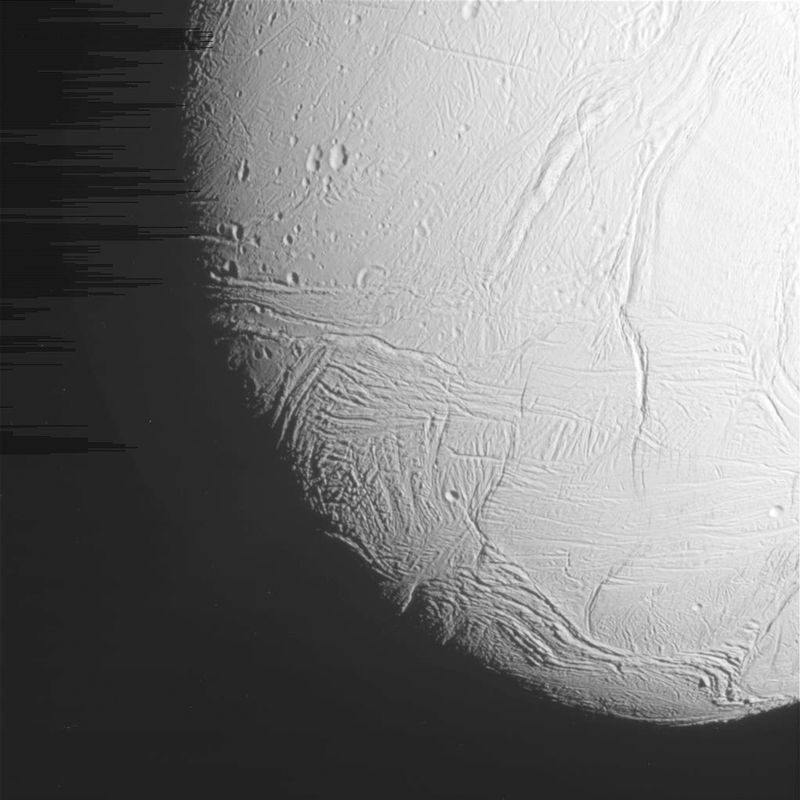 © Reuters. Una luna de Saturno podría albergar condiciones para la vida