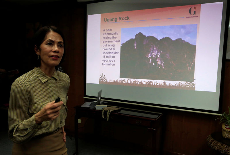 © Reuters. Philippines' Environment and Natural Resources Secretary Regina Lopez (DENR) answers questions during a Reuters interview at the DENR headquarters in Quezon city, metro Manila