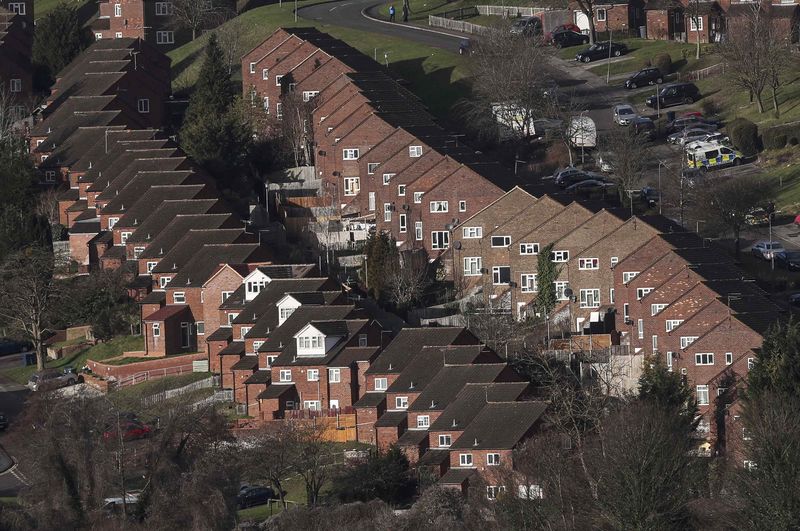 © Reuters. Rows of houses are seen in High Wycombe