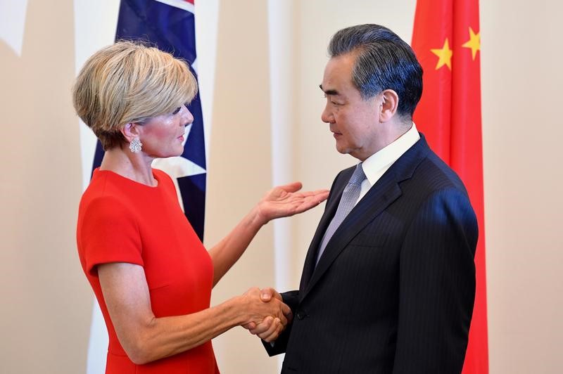 © Reuters. وزير الخارجية الصيني: الصين وأمريكا لا يمكنهما تحمل تبعة صراع