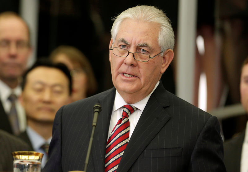 © Reuters. U.S. Secretary of State Rex Tillerson delivers remarks to Department of State employees upon arrival at the Department of State in Washington