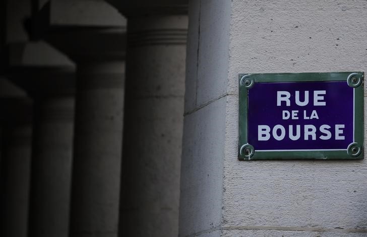 © Reuters. LES BOURSES EUROPÉENNES MITIGÉES À LA CLÔTURE