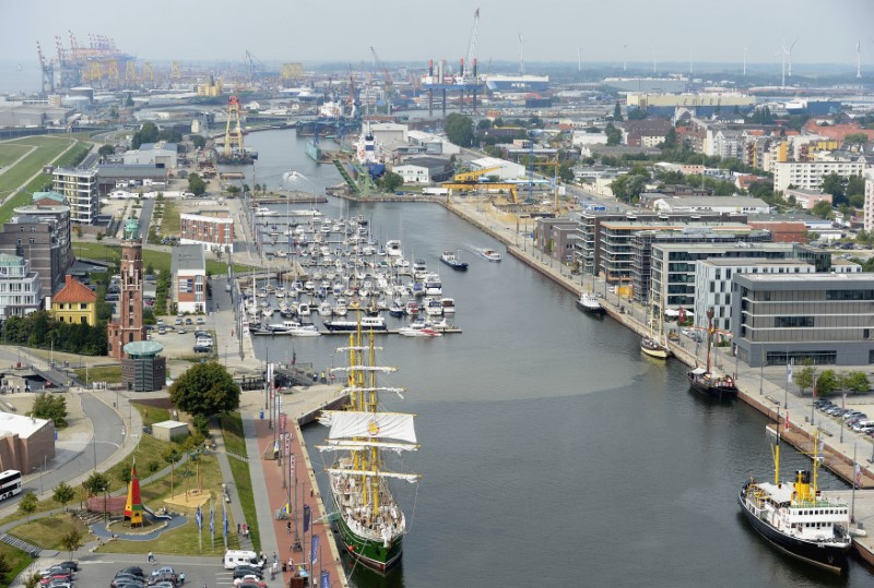 © Reuters. General view at the harbour of Bremerhaven