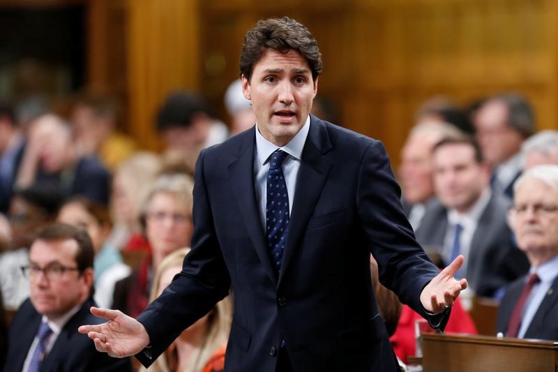 © Reuters. Canada's PM Trudeau speaks in the House of Commons in Ottawa