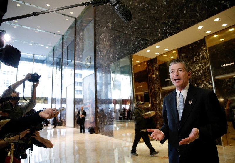 © Reuters. U.S. Representative Jeb Hensarling (R-TX) speaks to members of the media after meeting with U.S. President Elect Donald Trump at Trump Tower in New York