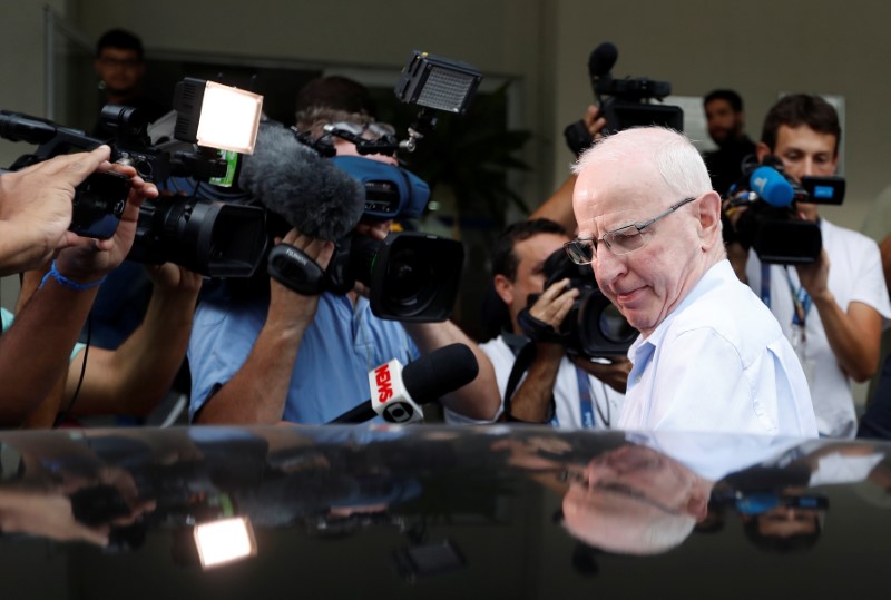 © Reuters. File photo: Former top European member of the International Olympic Committee (IOC), Patrick Hickey,  leaves a police station in Rio de Janeiro