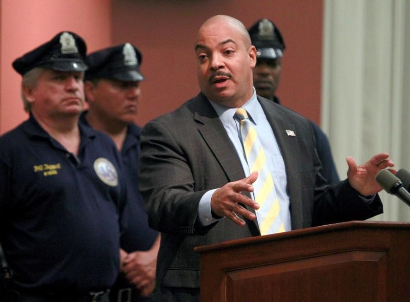 © Reuters. Philadelphia District Attorney R. Seth Williams speaks during a news conference at the district attorneys office in Philadelphia