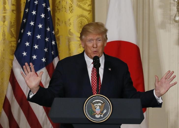 © Reuters. Trump durante entrevista em Washington