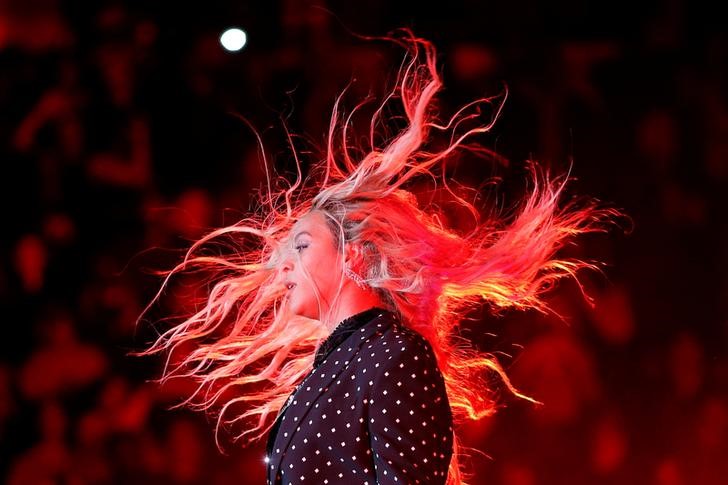 © Reuters. Beyoncé durante apresentação em Cleveland