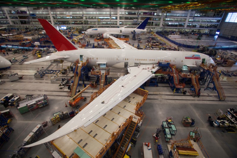 © Reuters. Workers at South Carolina Boeing work on a 787 Dreamliner for Air India at the plant's final assembly building in North Charleston