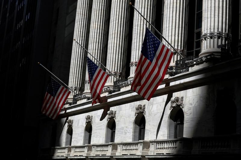 © Reuters. WALL STREET OUVRE SUR DE NOUVEAUX RECORDS