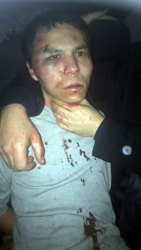 © Reuters. صحيفة: المشتبه بأنه مهاجم الملهى الليلي في اسطنبول أراد قتل مسيحيين
