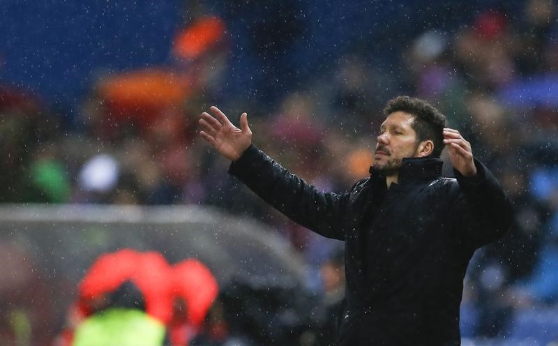 © Reuters. Simeone lamenta los problemas del Atlético con los penaltis