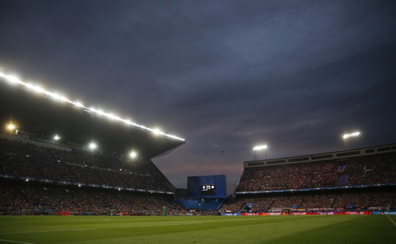 © Reuters. استاد فيسنتي كالديرون يستضيف نهائي كأس ملك اسبانيا