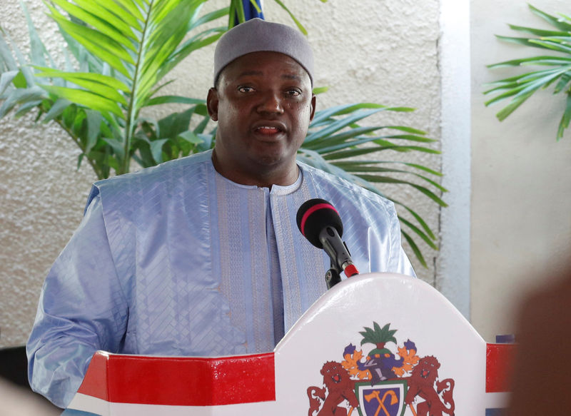 © Reuters. Gambia's President Adama Barrow speaks during a news conference in his residence in Banjul