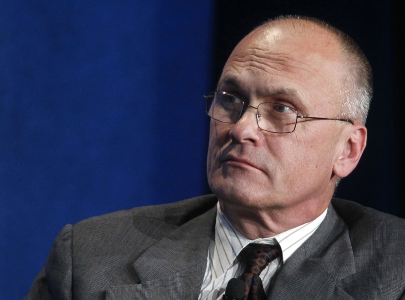 © Reuters. Puzder, CEO of CKE Restaurants, takes part in a panel discussion at the Milken Institute Global Conference in Beverly Hills