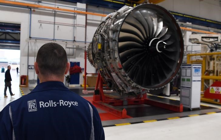 © Reuters. Двигатель Rolls Royce Trent XWB на заводе компании Rolls Royce в Дерби