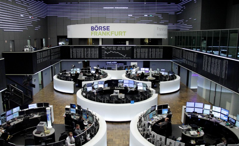 © Reuters. LES BOURSES EUROPÉENNES OUVRENT EN BAISSE