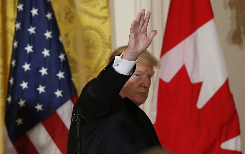 © Reuters. U.S. President Donald Trump departs after joint news conference with Trudeau at the White House in Washington