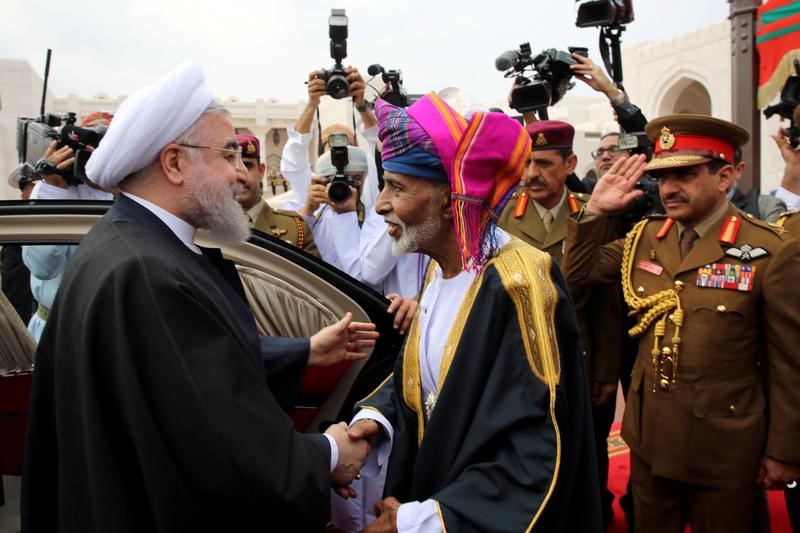 © Reuters. روحاني يبدأ جولة إقليمية تشمل سلطنة عمان والكويت