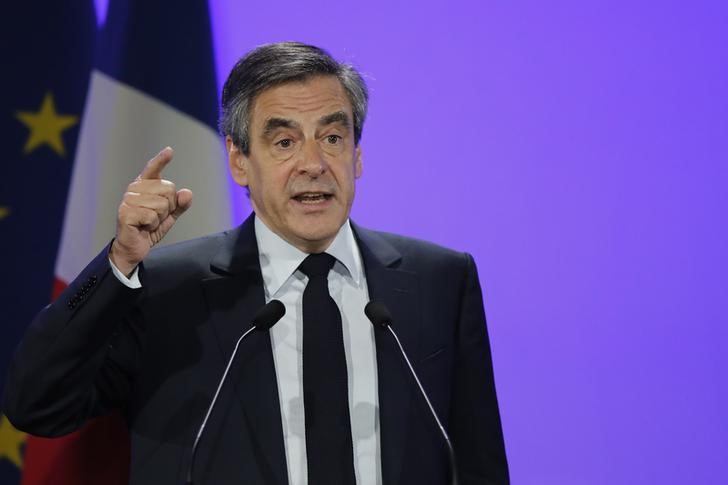 © Reuters. L'ex premier francese Francois Fillon