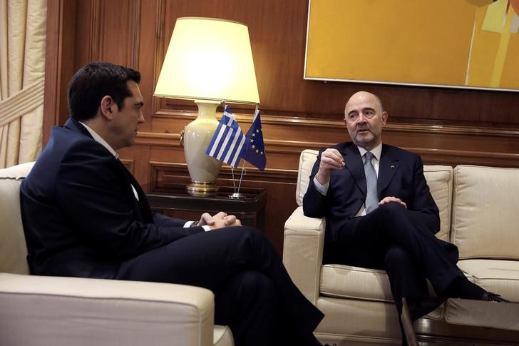 © Reuters. Responsables de la UE piden acuerdo rápido sobre Grecia para evitar más incertidumbre