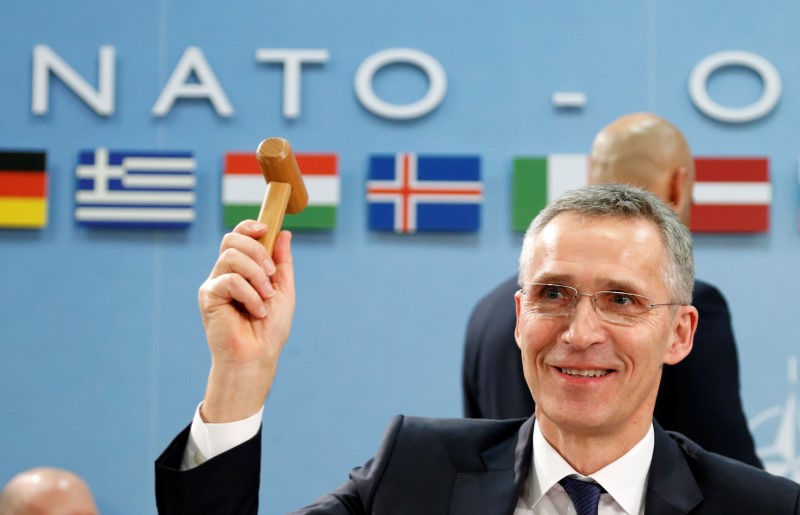 © Reuters. Los aliados europeos de la OTAN prevén compras conjuntas y una sede de tropas de élite