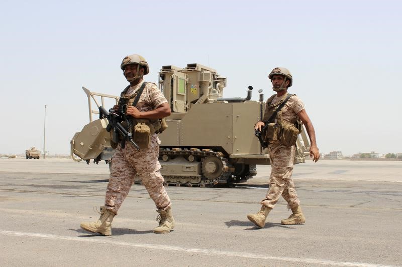 © Reuters. الإمارات: مقتل جندي ووفاة آخر في اليمن خلال عمليات التحالف