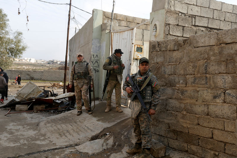 © Reuters. الدولة الإسلامية تستعد لقتال متلاحم في أزقة غرب الموصل