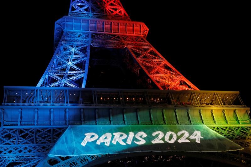 © Reuters. الناطقون بالفرنسية غاضبون بسبب استخدام فرنسا لشعار بالانجليزية للترويج لحملة استضافة أولمبياد 2024