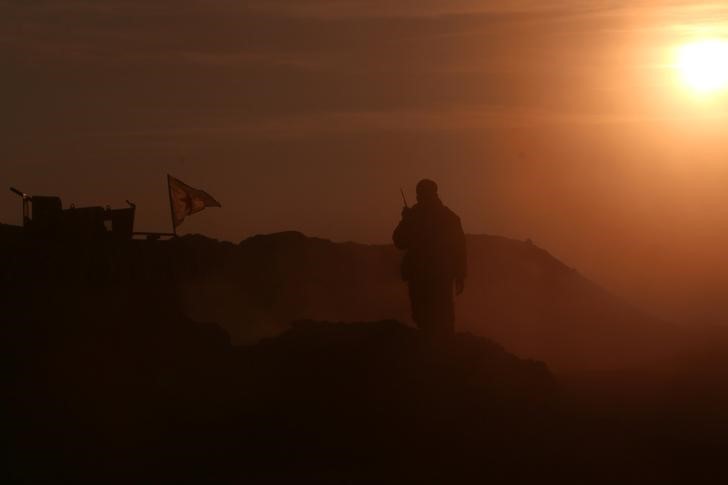 © Reuters. صحيفة: تركيا رسمت خطتين لعملية الرقة السورية للولايات المتحدة