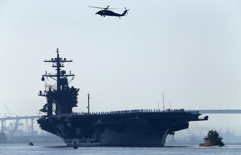© Reuters. البحرية الأمريكية: مجموعة قتالية لحاملة طائرات تبدأ دوريات في بحر الصين الجنوبي