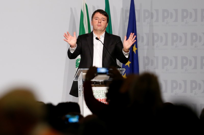 © Reuters. Renzi desafía a sus rivales internos y luchará por el liderazgo de su partido