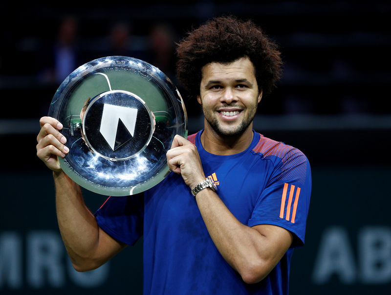 © Reuters. Tennis - ABN AMRO tournament - Men's Singles' final