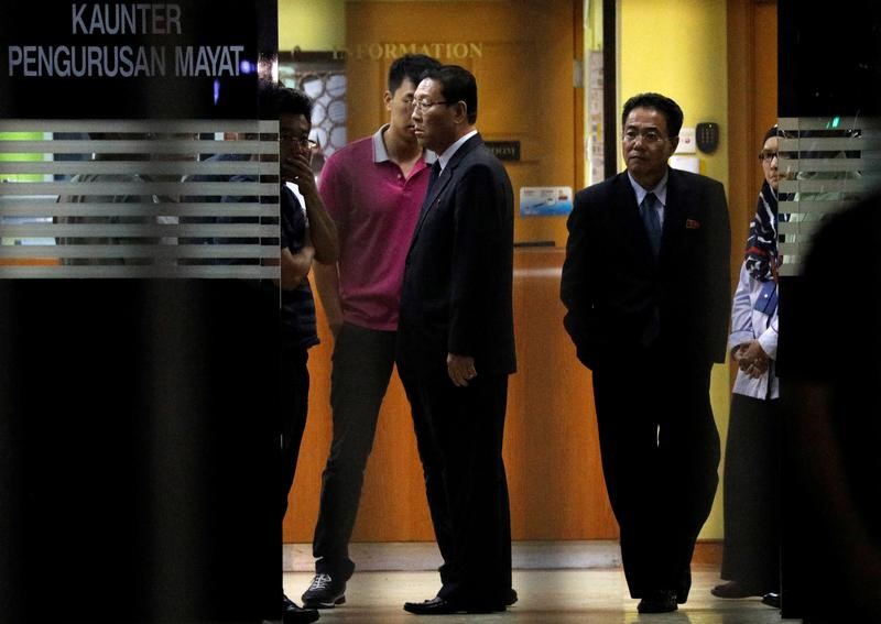 © Reuters. شاهد من رويترز: سفير كوريا الشمالية يصل إلى مقر وزارة الخارجية الماليزية