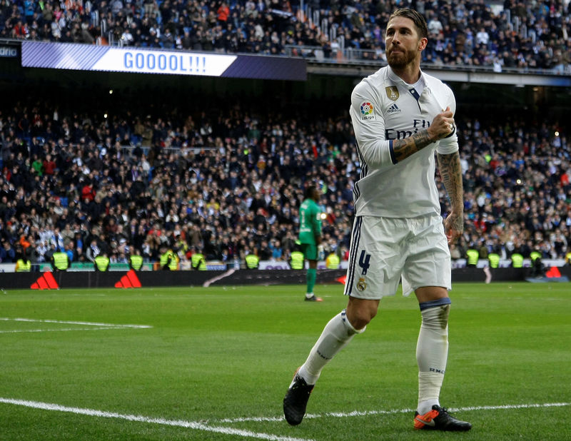 © Reuters. El Real Madrid confía en el impulso de Ramos para el partido contra el Valencia