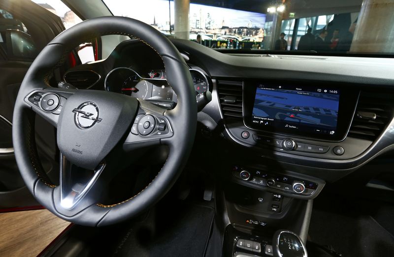 © Reuters. Opel presents their new Crossland X SUV in Frankfurt