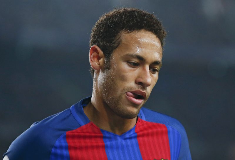 © Reuters. La Audiencia Nacional confirma que juzgará a Neymar, el Barça y el Santos