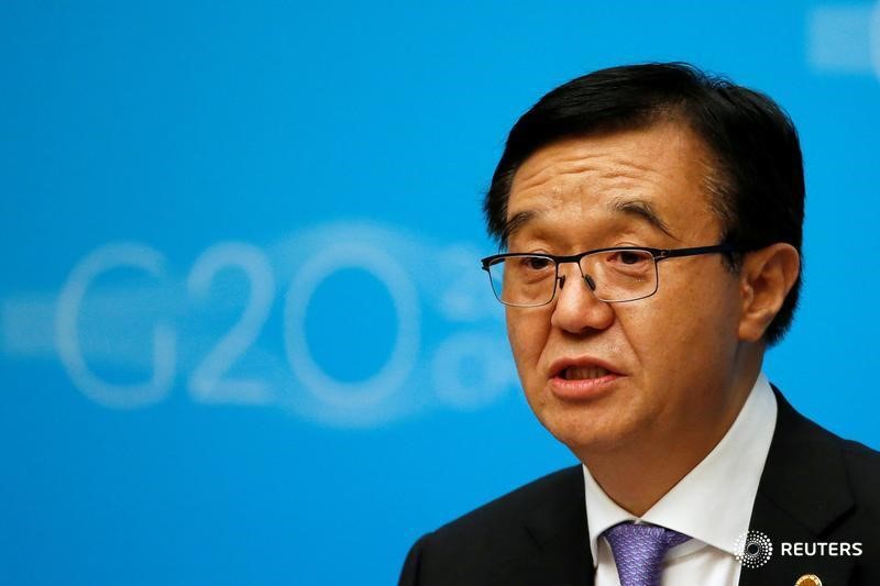 © Reuters. China's Commerce Minister Gao Hucheng attends a session during the 2016 G20 Trade Ministers Meeting in Shanghai