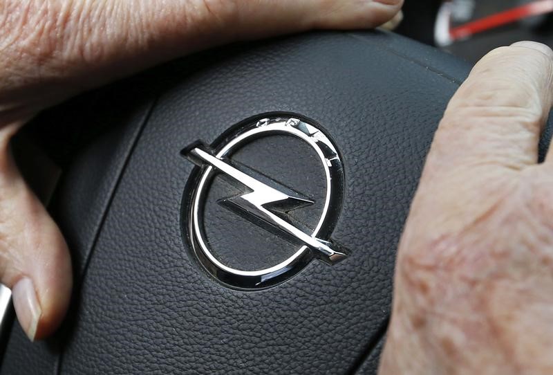 © Reuters. An Opel logo is seen on a car in Bordeaux