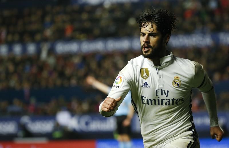 © Reuters. Isco estaría preparado para salir del Real Madrid, según un diario