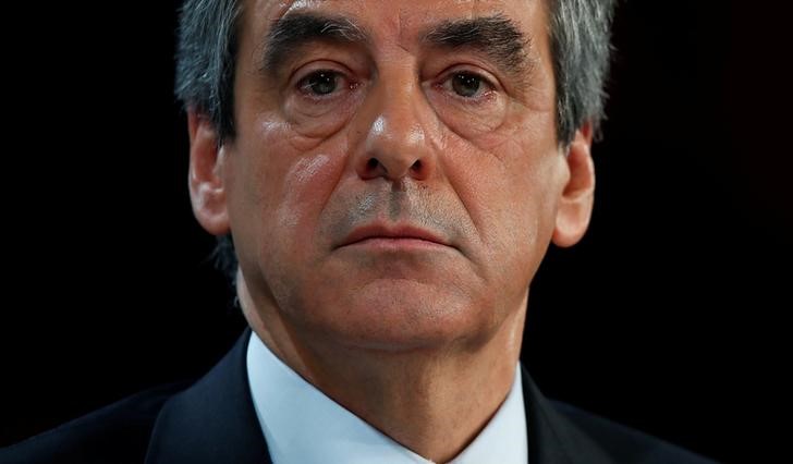 © Reuters. Conservador François Fillon recupera segundo lugar na corrida presidencial francesa